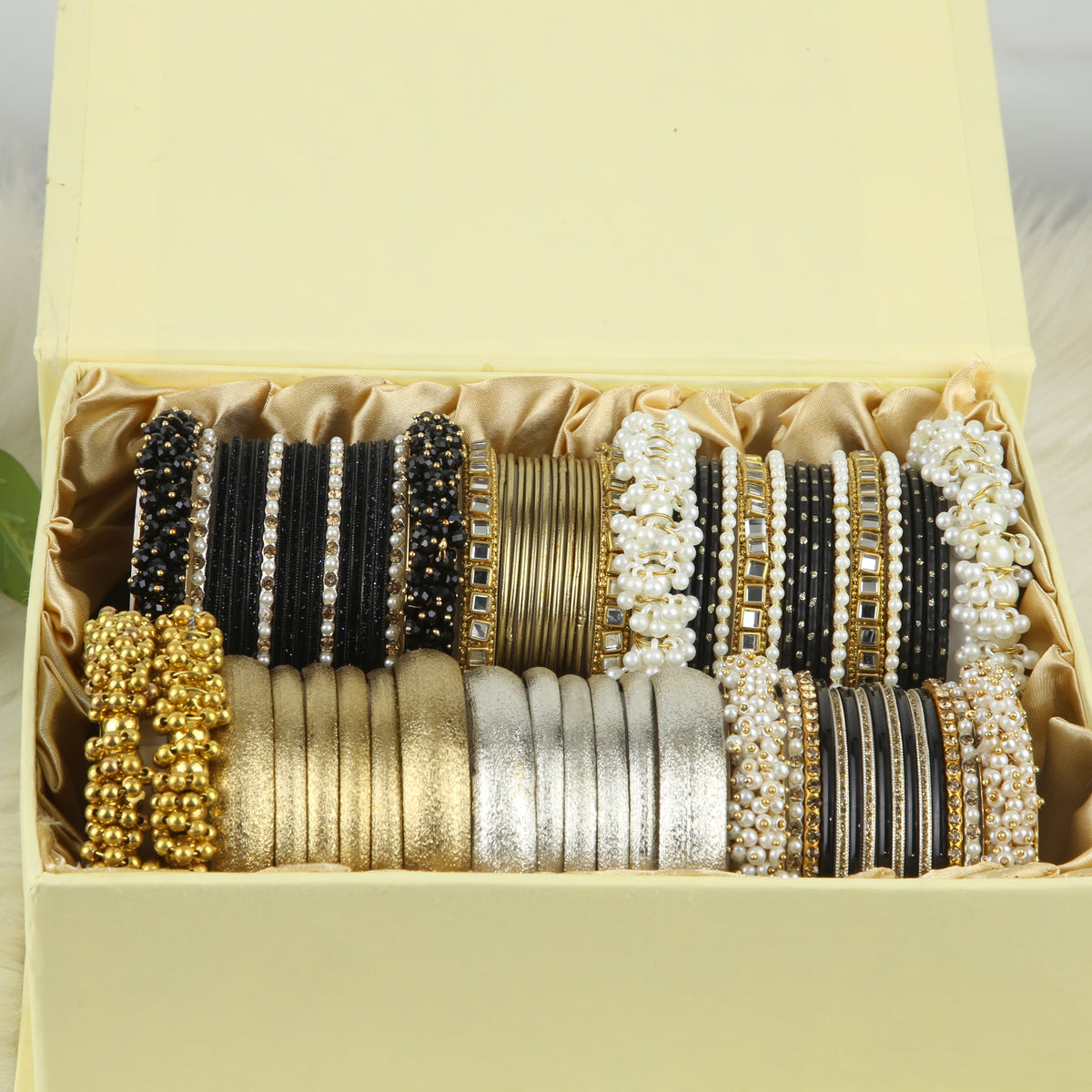 Black Affair Bangles Gift Box – Premium Black & Gold Set